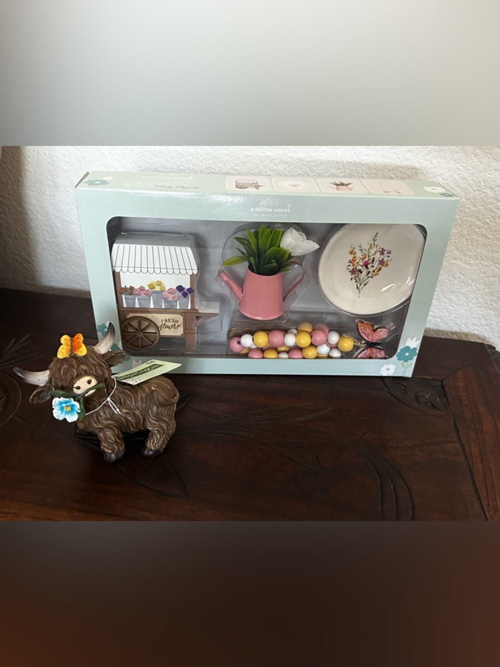 Kirkton House Spring/Easter Tray Objects Highland Cow Figurine Set